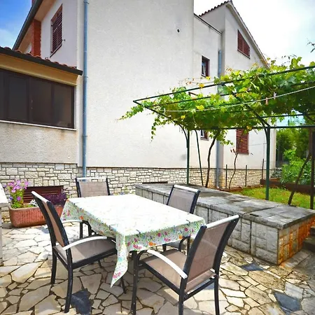 Apartmán Petar With Terrace *
